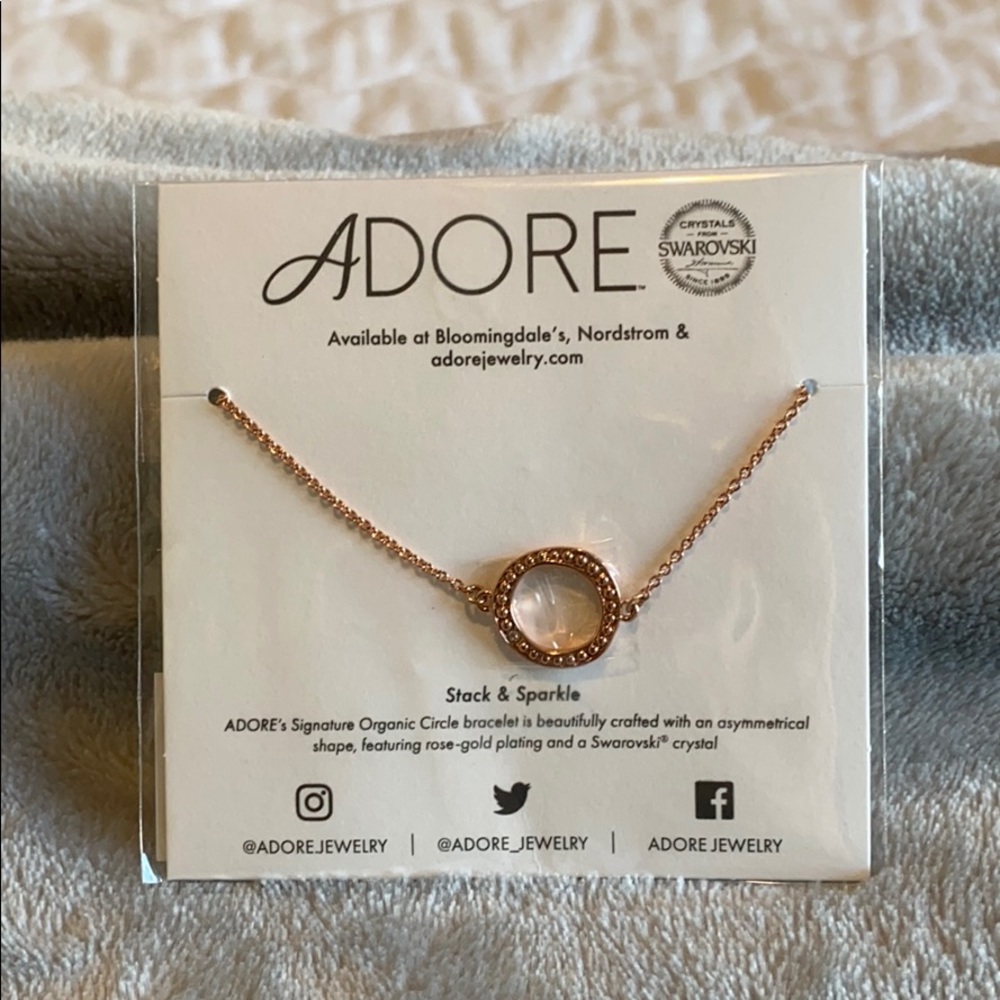 Cute lil rose gold colored bracelet